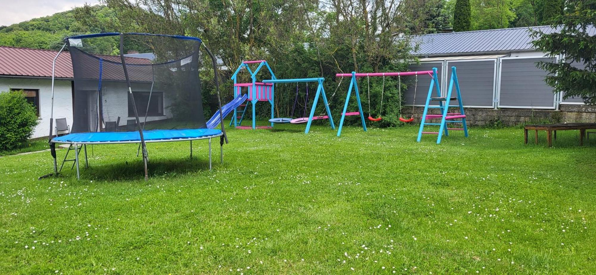 D&B Staycation Ferienpark Niedenstein Esterno foto