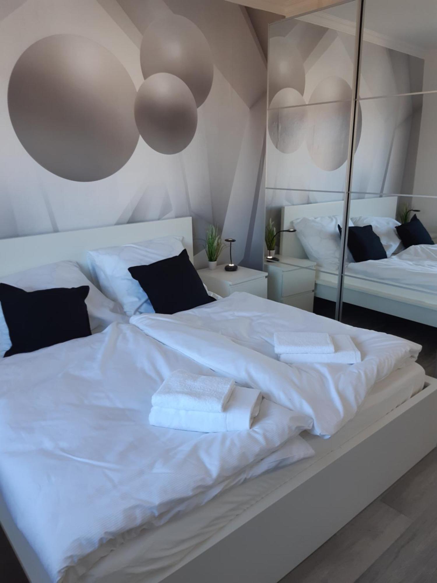 D&B Staycation Ferienpark Niedenstein Esterno foto